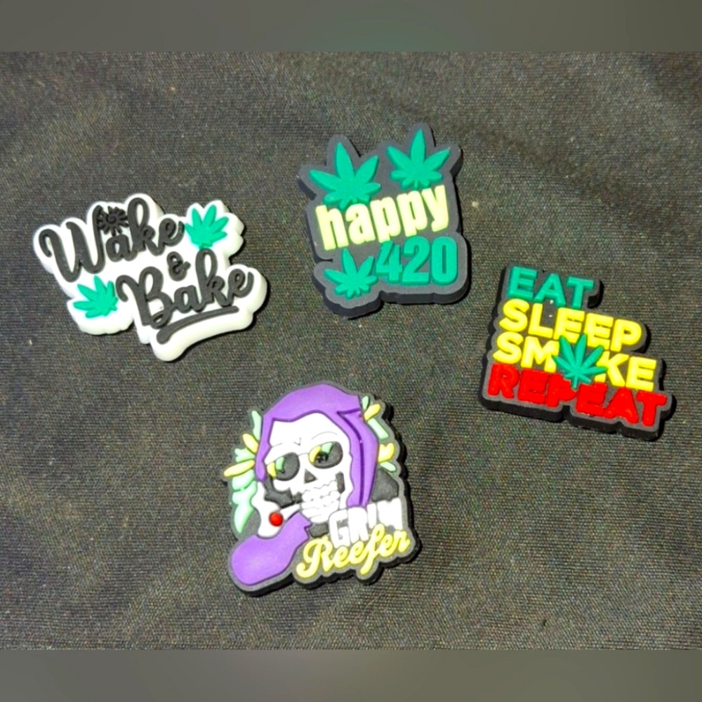 🍁 3 for 28 - Crocs Jibbitz 420 Shoe Charms